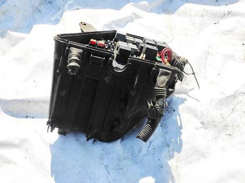 Sikringsdåse CADILLAC SRX 4.6 AWD (325 hp) 32944454