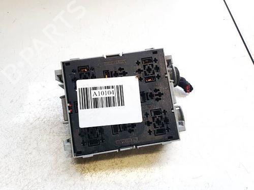 Used Fuse box Fuse box VW TOUAREG (7LA, 7L6, 7L7) 3.2 V6 (220 hp) 32597064 32597064