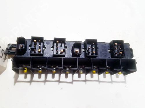 Used Fuse box Fuse box AUDI A6 C4 Avant (4A5) 2.5 TDI (116 hp) 33529981 33529981