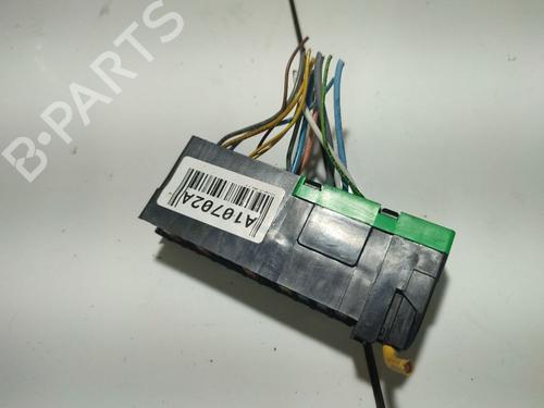 Used Fuse box Fuse box CITROËN C5 III (RD_) 2.0 HDi (RDRHD8, RDRHDJ, RDRHR8, RDRHRJ) (136 hp) 32563122 32563122