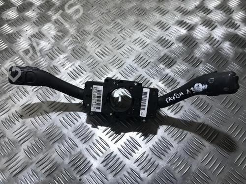 Used Warning switch Warning switch SKODA SUPERB I (3U4) 1.9 TDI (130 hp) 35670648 35670648