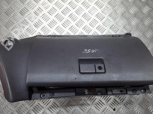 Used Glove box Glove box TOYOTA CELICA Coupe (_T23_) 1.8 16V VT-i (ZZT230_, ZZT230) (143 hp) 35699197 35699197