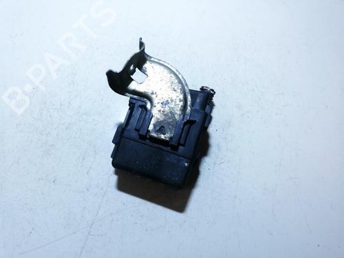 Used Fuse box Fuse box TOYOTA AURIS (_E15_) 2.0 D-4D (ADE150_, ADE150R) (126 hp) 33515573 33515573