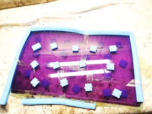 rear-right-door-window-toyota-previa-ii-_r3_-2000-2001-2002-2003-2004-2005-2006-35622270 main image