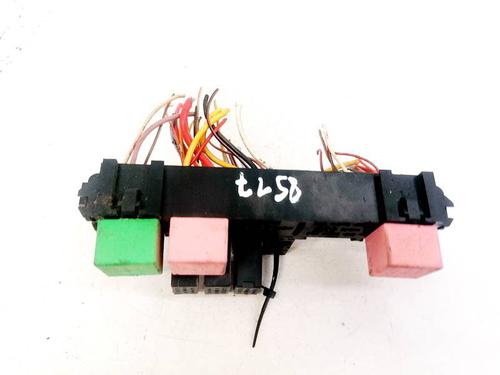 Used Fuse box Fuse box OPEL VIVARO A Bus (X83) 2.5 CDTI (F7, J7, A07) (146 hp) 32919918 32919918