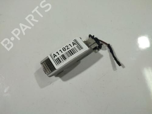 Innerbelysning Innerbelysning VW BORA I (1J2) 1.9 TDI (90 hp) 34858228 34858228