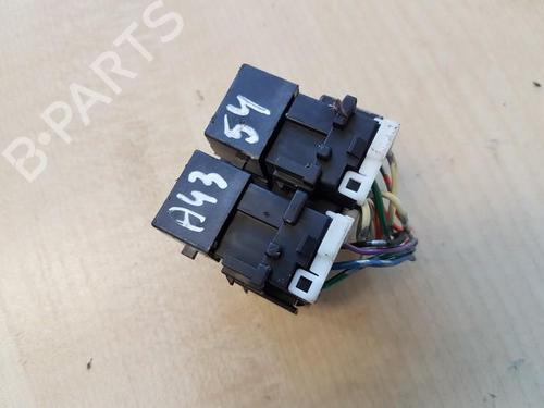 Used Fuse box Fuse box HONDA CIVIC VIII Hatchback (FN, FK) 1.8 (FN1, FK2) (140 hp) 33504040 33504040