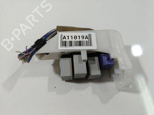 Used Fuse box Fuse box TOYOTA AVENSIS Saloon (_T27_) 2.0 D-4D (ADT270_, ADT270R) (126 hp) 32541233 32541233