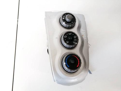 Used Climate control Climate control TOYOTA YARIS (_P9_) 1.4 D-4D (NLP90_, NLP90R) (90 hp) 35251279 35251279