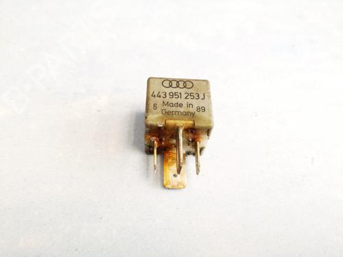 Used Electronic sensor Electronic sensor AUDI 80 B3 Saloon (893, 894, 8A2) 1.8 (75 hp) 33063440 33063440