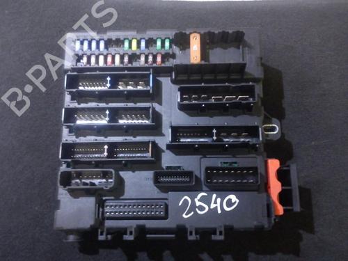 fuse-box-opel-vectra-c-z02-2002-2003-2004-2005-2006-2007-2008-2009-33482558 main image