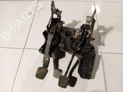 Used Clutch pedal Clutch pedal 34906650 34906650