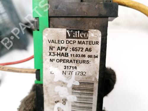 Fuse box CITROËN C5 II (RC_) 1.6 HDi (RC8HZB) | BP32913158E1 - Image 3