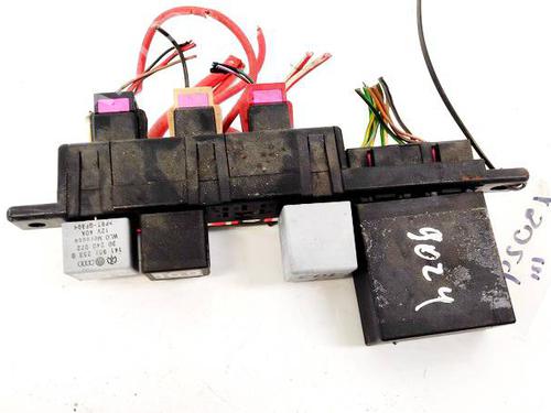 Used Fuse box Fuse box 32940771 32940771