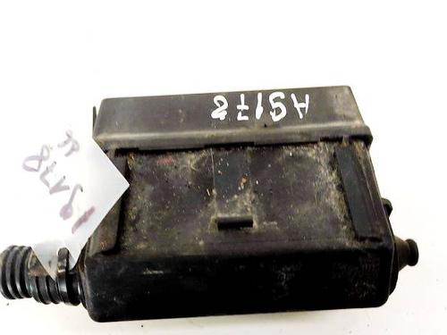 Used Fuse box Fuse box OPEL MERIVA A MPV (X03) 1.6 16V (E75) (100 hp) 32947762 32947762