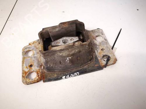 Used Engine mount Engine mount VOLVO V50 (545) 2.0 D (136 hp) 32946552 32946552