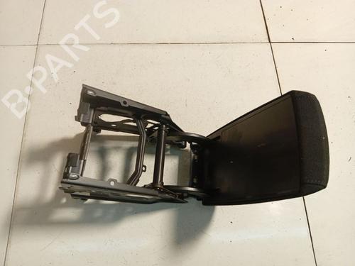 Used Armrest / Center console Armrest / Center console 38452148 38452148
