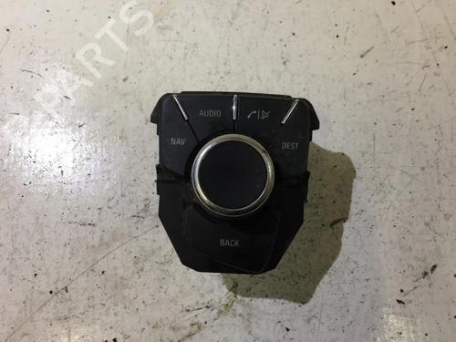 Used Steering wheel controls Steering wheel controls 35654758 35654758