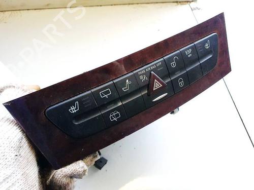 Used Warning switch Warning switch MERCEDES-BENZ E-CLASS (W211) E 220 CDI (211.006) (136 hp) 35349837 35349837