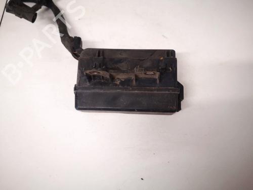 Used Fuse box Fuse box 32888286 32888286
