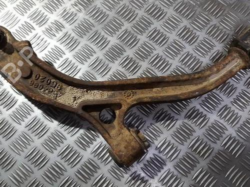 Used Right front suspension arm Right front suspension arm CHRYSLER VOYAGER / GRAND VOYAGER III (GS_, NS_) 2.5 TD (116 hp) 35668575 35668575