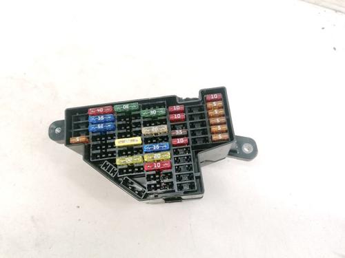 Used Fuse box Fuse box VW GOLF V (1K1) 1.9 TDI (105 hp) 32889304 32889304