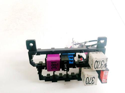 fuse-box-audi-a6-c6-4f2-2004-2005-2006-2007-2008-2009-2010-2011-32925238 main image