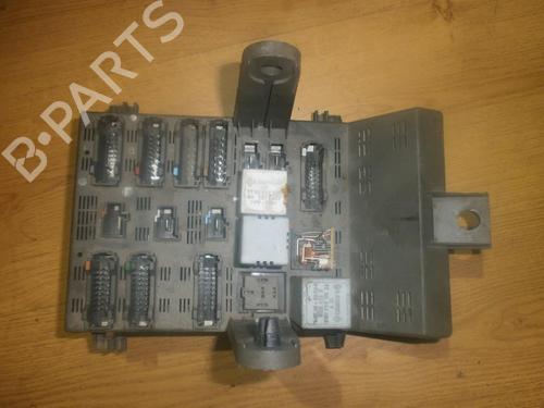 Used Fuse box Fuse box 33482830 33482830