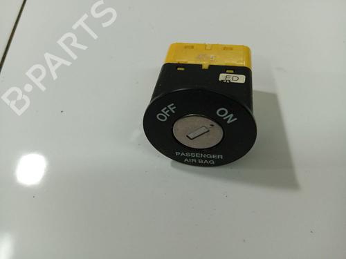 BP32537952I30 main image