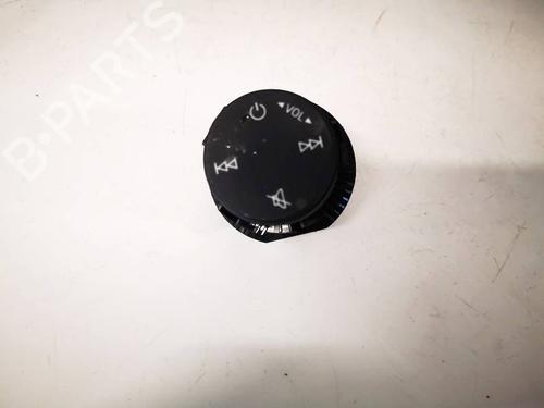 Used Steering wheel controls Steering wheel controls 38451472 38451472