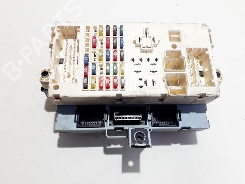 Used Fuse box Fuse box FIAT STILO (192_) 1.2 16V (192_XA1B) (80 hp) 33525141 33525141