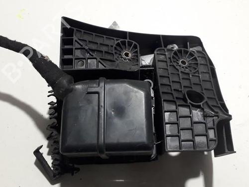 fuse-box-vw-golf-v-1k1-2003-2004-2005-2006-2007-2008-2009-2010-33508899 main image