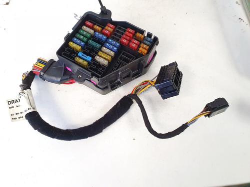 fuse-box-vw-passat-b55-3b3-2000-2001-2002-2003-2004-2005-32891619 main image