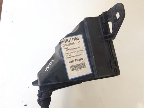 Used Fuse box Fuse box RENAULT LAGUNA III (BT0/1) 2.0 16V (BT05, BT0F, BT0W) (140 hp) 33094045 33094045