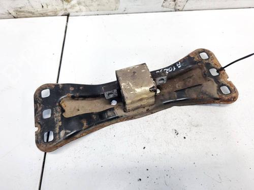 Used Engine mount Engine mount MERCEDES-BENZ C-CLASS (W203) C 220 CDI (203.006, 203.008) (143 hp) 32566180 32566180