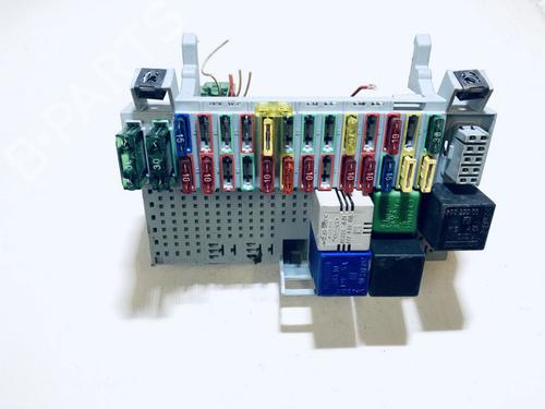Used Fuse box Fuse box 33074785 33074785