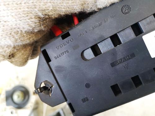 Fuse box VOLVO S60 I (384) D5 | BP32909893E1 - Image 3