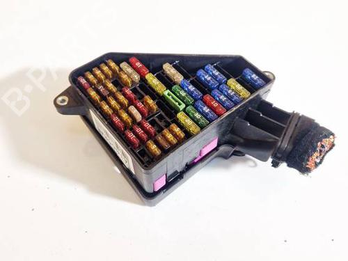 Used Fuse box Fuse box 32567423 32567423