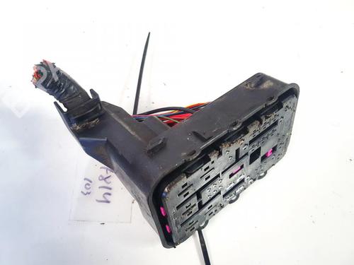 Used Fuse box SKODA OCTAVIA I (1U2) 1.6 (102 hp) 32897053