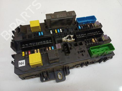 Used Fuse box Fuse box 38975479 38975479