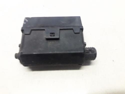 Used Fuse box Fuse box OPEL ZAFIRA A MPV (T98) 1.8 16V (F75) (125 hp) 33105253 33105253