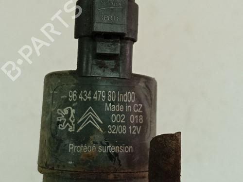 Washer pump CITROËN C5 III (RD_) 2.0 HDi (RDRHD8, RDRHDJ, RDRHR8, RDRHRJ) | BP37864882E24 - Image 4