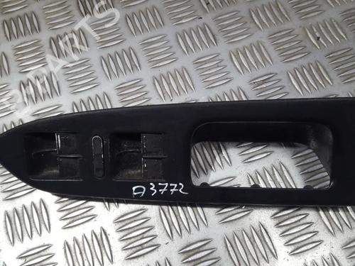 Used Switch Switch VW TOURAN (1T1, 1T2) 2.0 TDI (136 hp) 33500835 33500835