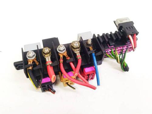 Used Fuse box VW GOLF IV (1J1) 1.6 (100 hp) 32625582