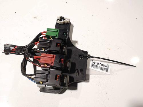 fuse-box-opel-astra-h-a04-2004-2005-2006-2007-2008-2009-2010-2011-2012-2013-2014-32554059 main image