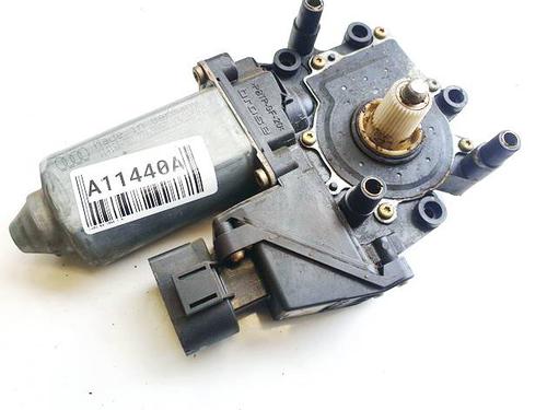 Motor do elevador de vidro frente direito Motor do elevador de vidro frente direito AUDI A4 B5 (8D2) 1.9 TDI (90 hp) 36548099 36548099