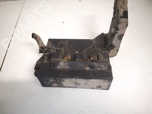 Used Fuse box Fuse box 32619512 32619512