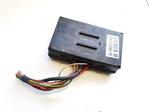 Used Fuse box Fuse box PEUGEOT 406 (8B) 2.0 HDI 110 (109 hp) 32561954 32561954
