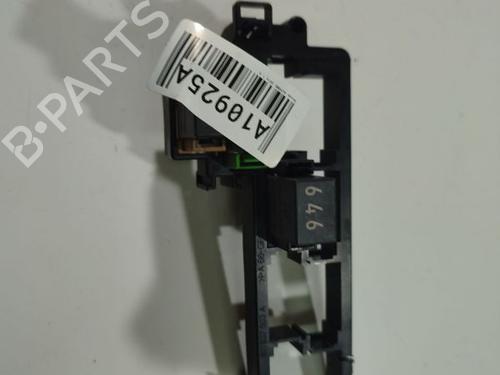 Used Fuse box Fuse box 38576306 38576306