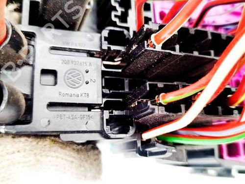 Fuse box SEAT IBIZA V (KJ1, KJG) 1.0 TSI | BP37654495E1 - Image 2